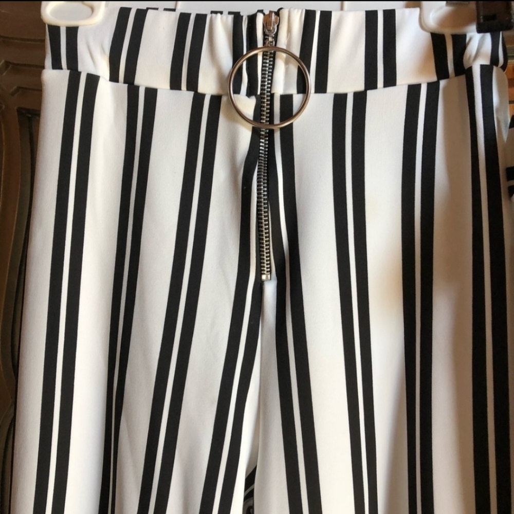 NWT Black and White stripe Crop Top and Pants by Boohoo - Picture 3 of 4